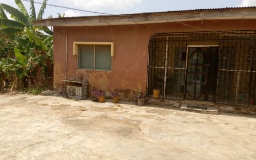 6 BEDROOM BUNGALOW WITH 3 BEDROOM DOMESTIC STAFF QUARTERS FOR SALE IN IKOTUN
