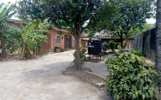 6 BEDROOM BUNGALOW WITH 3 BEDROOM DOMESTIC STAFF QUARTERS FOR SALE IN IKOTUN