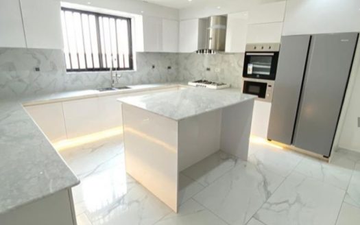 4 bedroom detached duplex with BQ