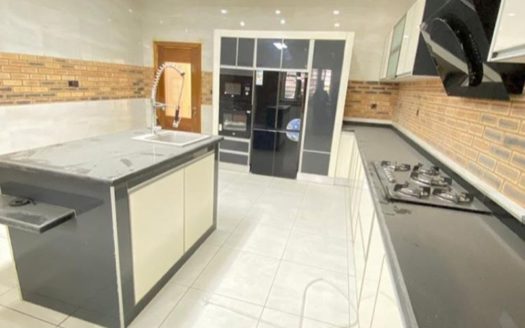 5 bedroom detached duplex with BQ