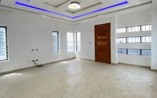 5 bedroom detached duplex