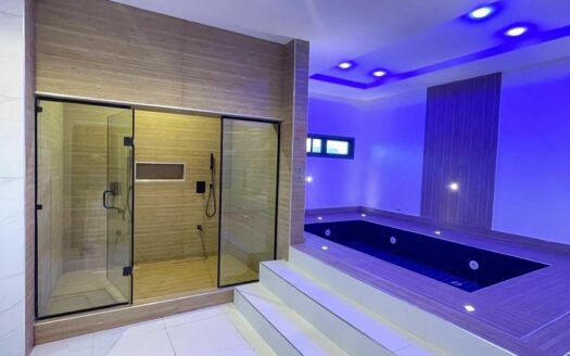 5 BEDROOM CONTEMPORARY DETACHED DUPLEX