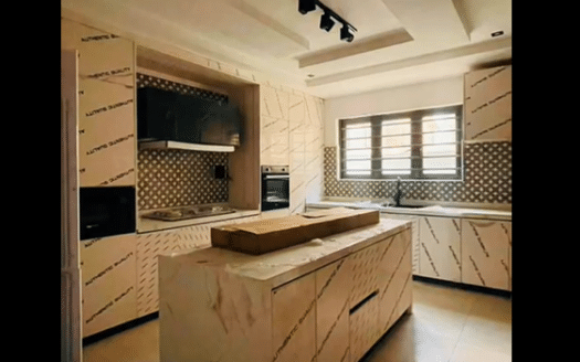 SPACIOUSLY BUILT 5 BEDROOM FULLY DETACHED DUPLEX WITH BQ